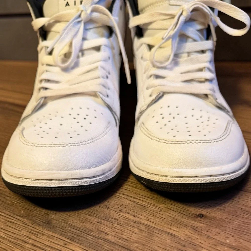 Nike Air Jordan 1 Mid Reverse Panda Mens 8.5 White Black DQ8426-132 Leather